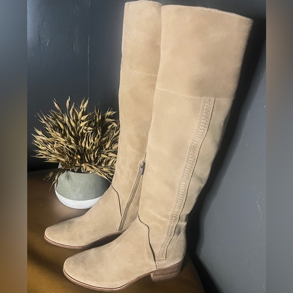 Vince Camuto Caseyl Boot in Tortilla size 10m - Picture 2 of 6